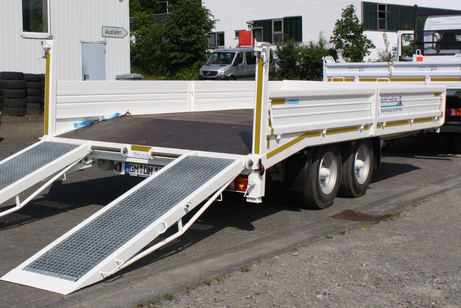 LKW Anhänger 10 t – Baumaschinen